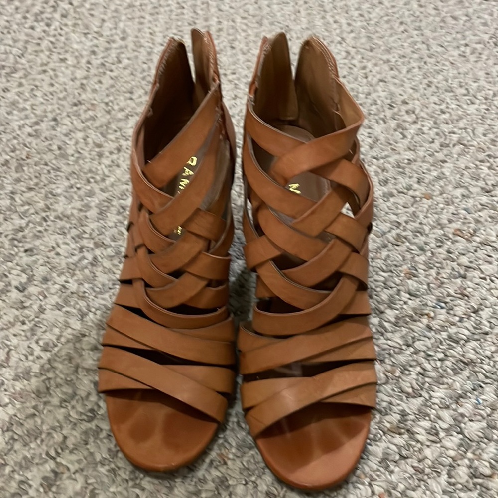 Light brown leather heels